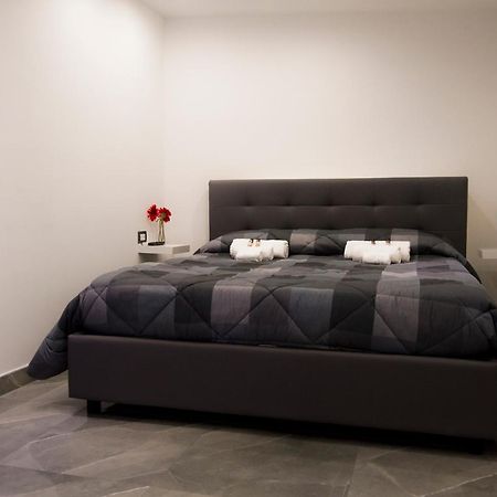 Suite Napoli Sotterranea Con Vasca Idromassaggio 外观 照片