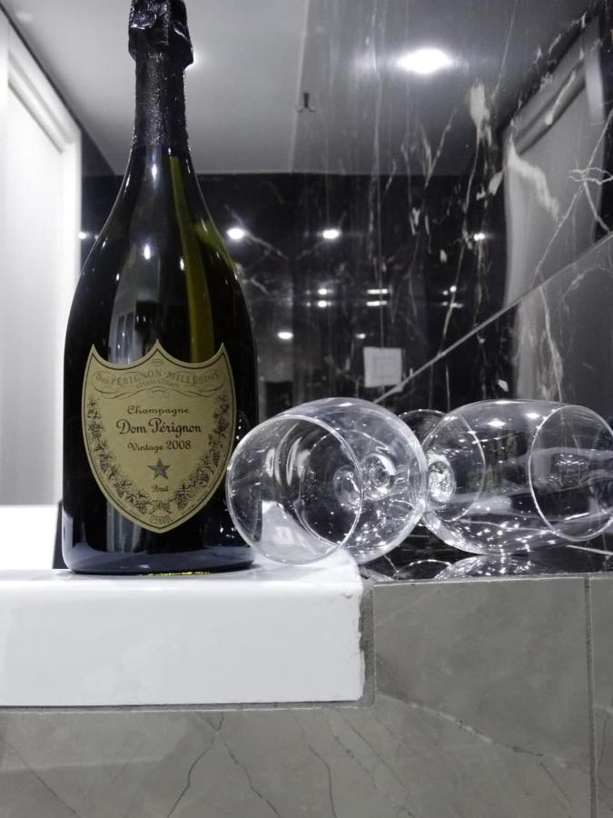 Suite Napoli Sotterranea Con Vasca Idromassaggio 外观 照片