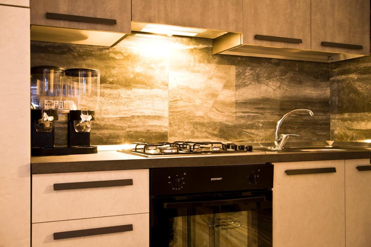 Suite Napoli Sotterranea Con Vasca Idromassaggio 外观 照片