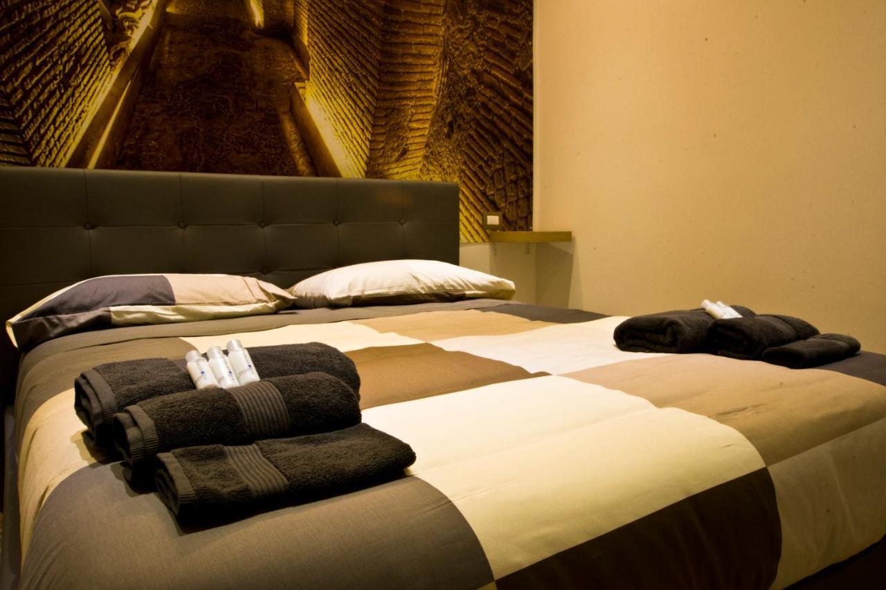 Suite Napoli Sotterranea Con Vasca Idromassaggio 外观 照片