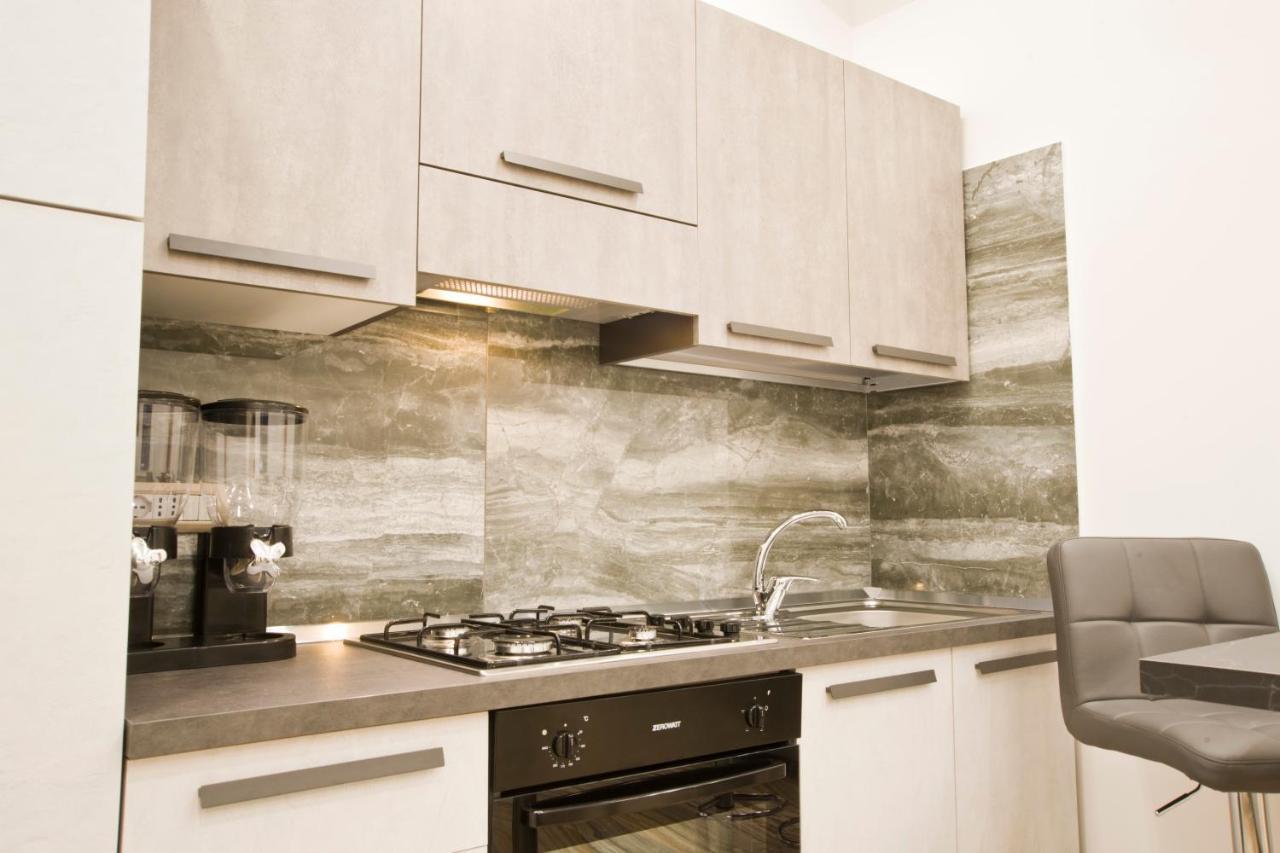 Suite Napoli Sotterranea Con Vasca Idromassaggio 外观 照片