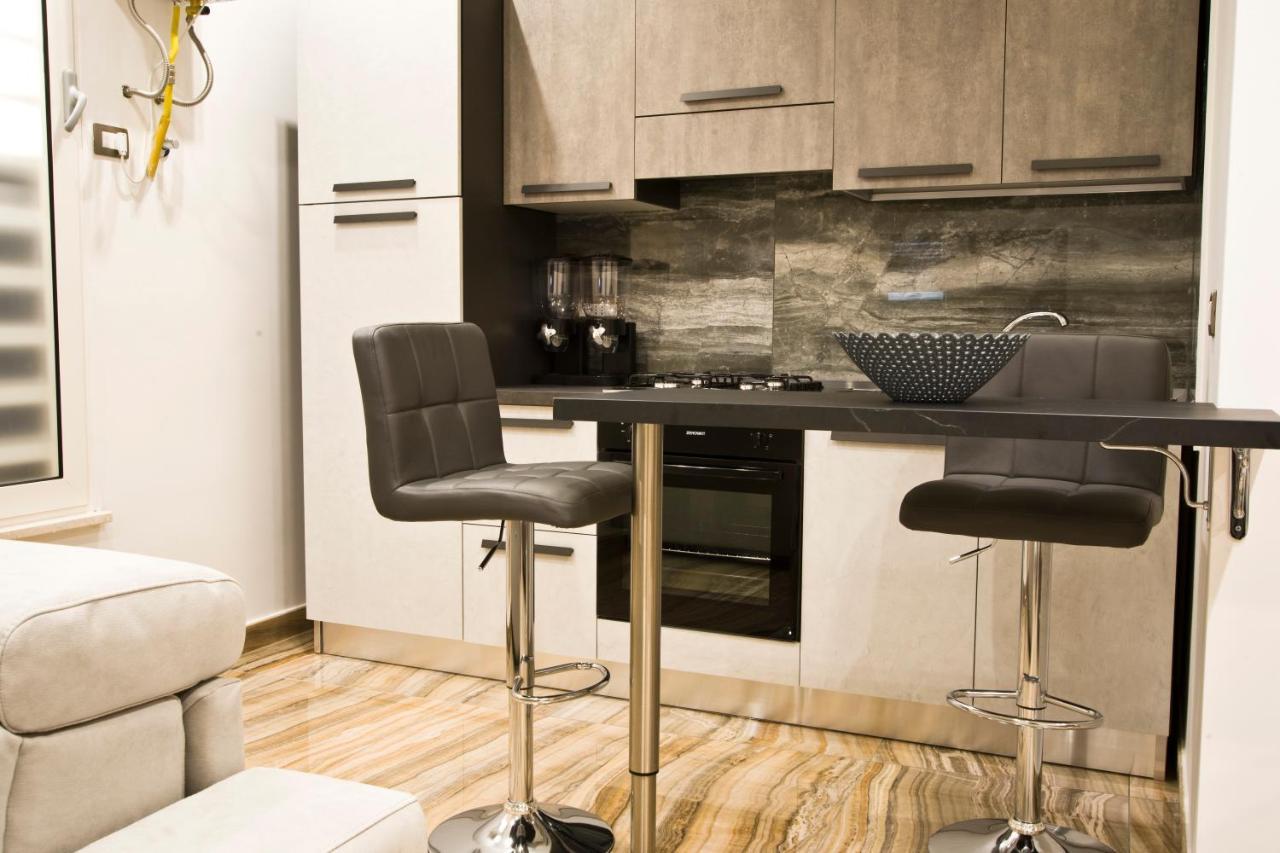 Suite Napoli Sotterranea Con Vasca Idromassaggio 外观 照片