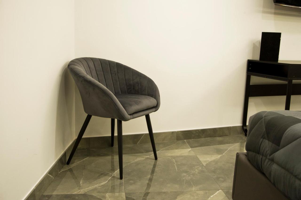 Suite Napoli Sotterranea Con Vasca Idromassaggio 外观 照片